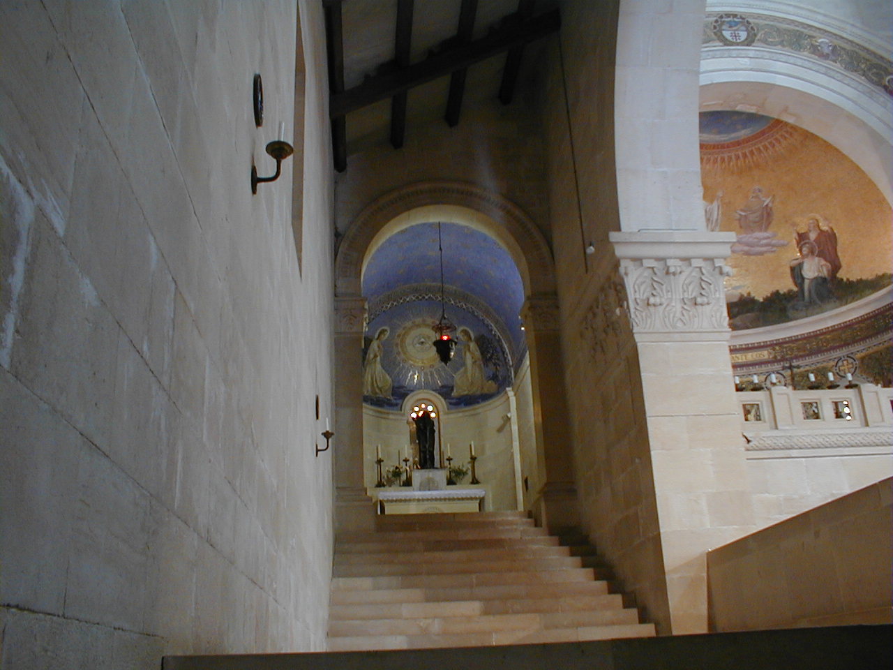 Tabor side chapel.JPG